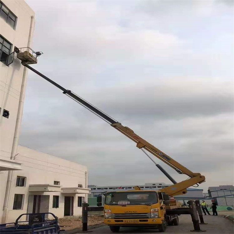 浩口原种场哪里有小型吊车出租的